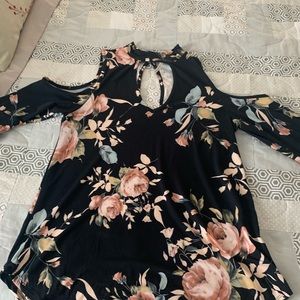 Key hole neck tunic with shoulder cutouts